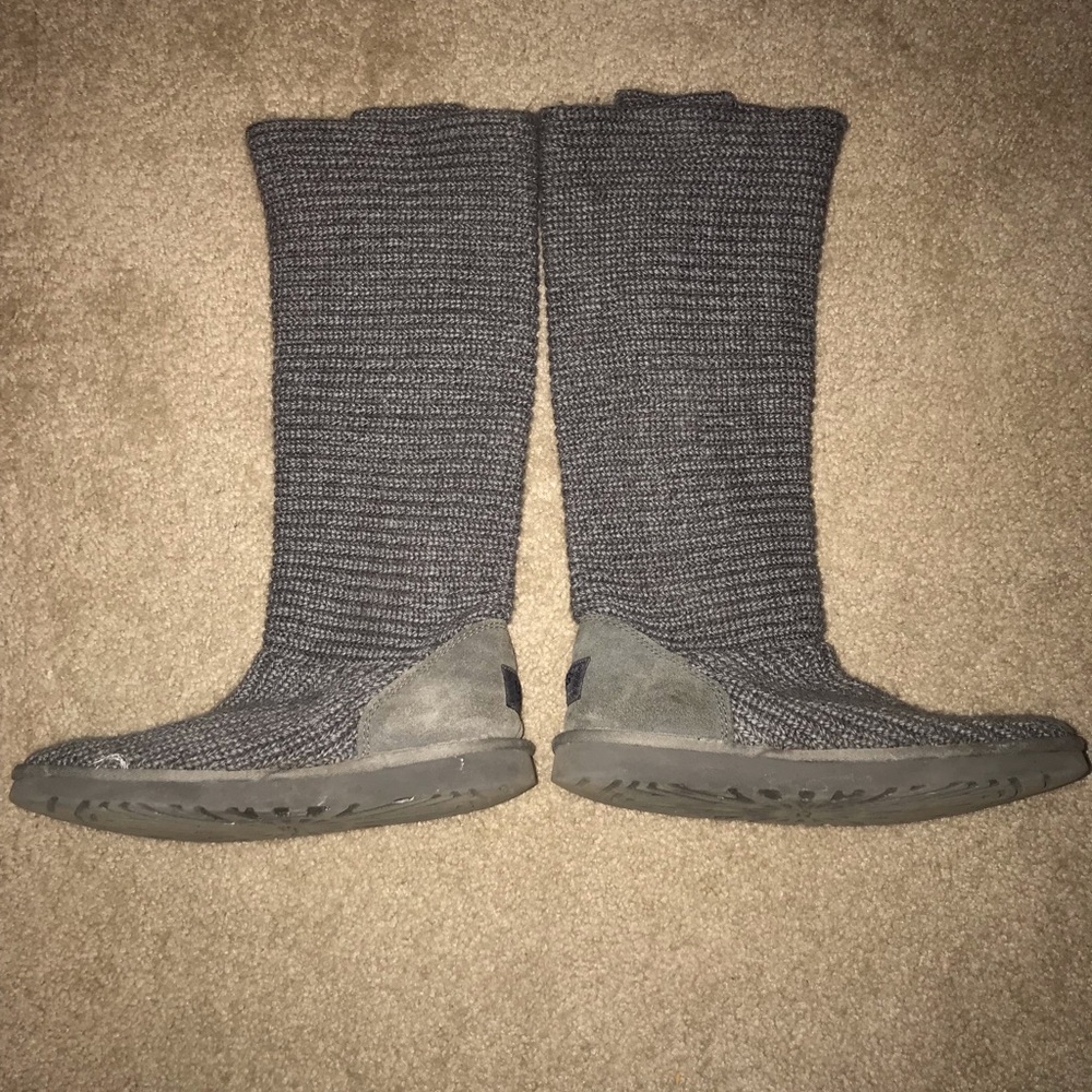Grey Knit Uggs - image 5